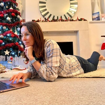 💖 Anna the Philanthropist 💖 | Giving away cash and prizes! 💸🎁 | Follow for exciting giveaways and a chance to win big! 🌟 | Message me for paid promotions