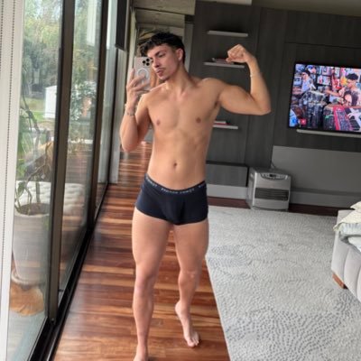 instagram 👉🏻 https://t.co/Jq9zazwAZi 1.80 de puro encanto