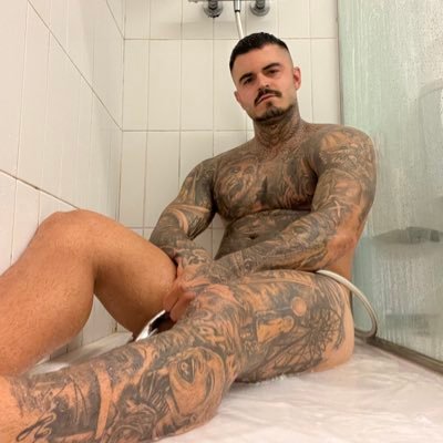 Fitness, viajes, modelaje, creo contenido atractivo.Respondo a todos mis fans en Onlyfans. Acceso completo por solo $4,99 https://t.co/wn6QTkx4ru 🍆🔥💦