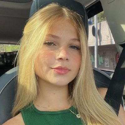 luiza90nm's profile picture. Apenas uma menina chamada Luiza navegando na x