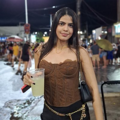 cara de santa, mas de santa eu não sou nada, eu sou bem o satanás