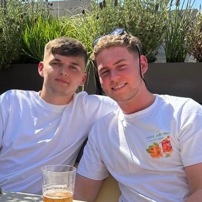 carrz3y's profile picture. 