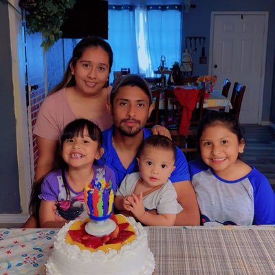 UlloaPark's profile picture. las amo hijos mi esposa