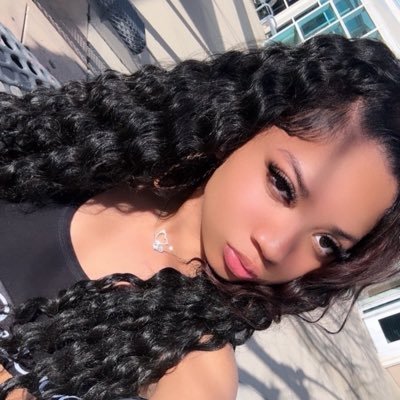 The pretty girl Profile