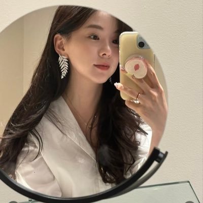 neeulha's profile picture. H–Haneulina, 1993.