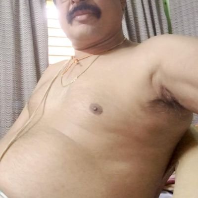 UncleHot75's profile picture. Desi uncle ki video dekhna k liya flow kare
Hot desi sexy uncle
