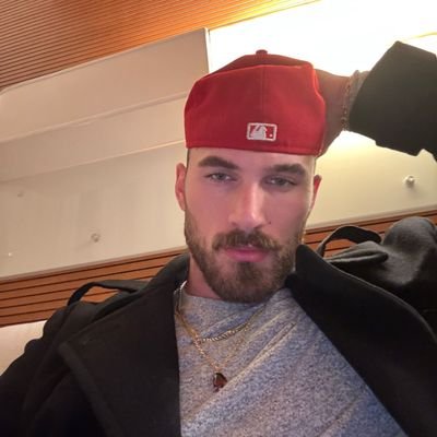 yerger89721's profile picture. model × outdoorsman × hmu