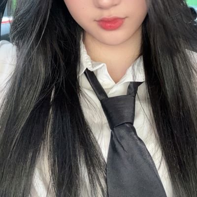 lovewithbi's profile picture. 