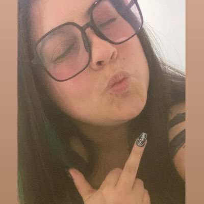 LoneClover_'s profile picture. Keep on keepin' on 🙆🏻‍♀️