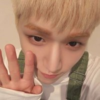 ang. (@pupmyeong) 's Twitter Profile