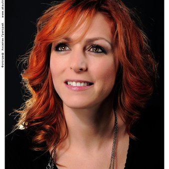 Feana Hanin On Twitter Do You Feel These 3d Curls Fun Styling