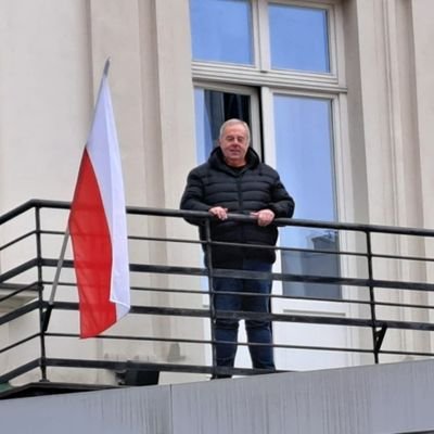 AndySzwebs's profile picture. Me.