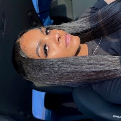 a golden angel who’s 𝒔𝒊𝒎𝒑𝒍𝒚 being herself 🪬 Isaiah 54