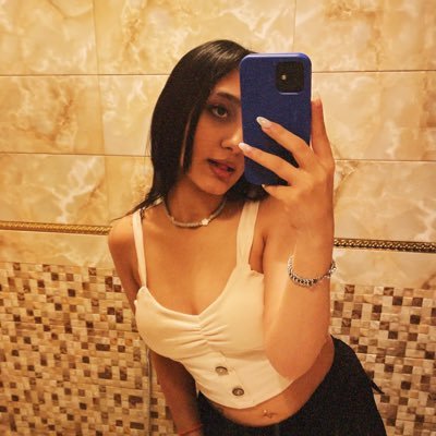 ixqzlix's profile picture. اُورتینکرِ بی اعصاب.