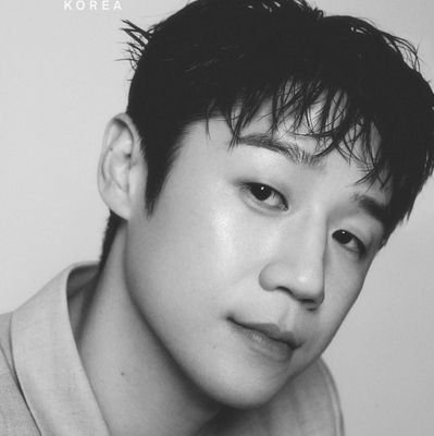 Your not-so-typical soft man, Jung Junwon. 🎬 Currently airing: #ResidentPlaybook (1988)