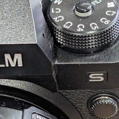 スナップ等時々投稿します。写真・カメラ好きさんフォロー歓迎。無言フォロー失礼します。
カメラ:FUJIFILM X-H2S
レンズ:XF33mmF1.4 R LM WR
XF70-300mmF4-5.6 R LM OIS WR
XF500mmF5.6 R LM OIS WR
ソフト:Photolab