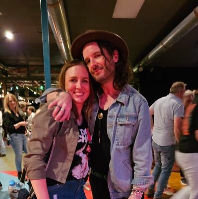 just a girl wanting a crown tattoo drawn by Pat Monahan👑
will not rest until I meet Matthew Liptak✨️
AFL born, round-ball convert
⚽️❤️AUFC❤️⚽️