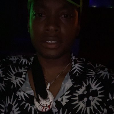 PraiseTheMo0n's profile picture. moving mountains one step at a time SRL