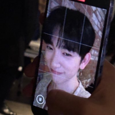 0youung's profile picture. 