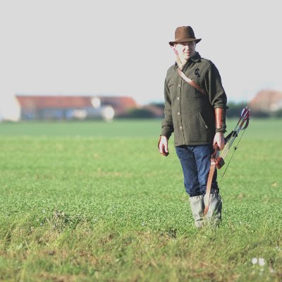 d4v1d_0ff's profile picture. Chasser léger, toujours plus près.
#IlsSachentNousChassons #Conservationniste #ChassePartage #FFCA #ChasseArc #BowHunting #Archerie