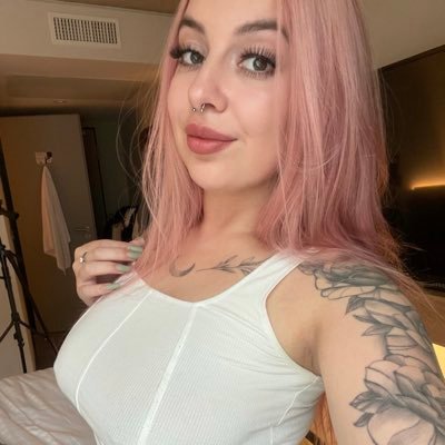 zara_lindberg's profile picture. Kom og snak med mig her 💕⬇️