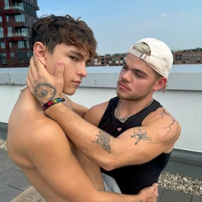 https://t.co/Gygy8G4hju
🖤
https://t.co/TYhcdJHPBj
🤍