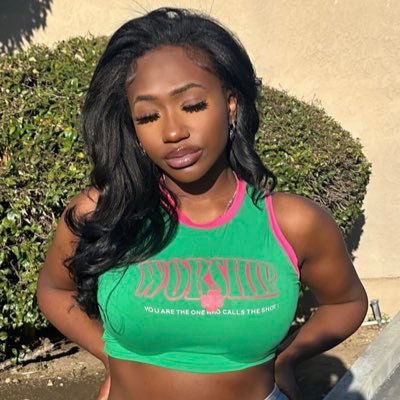 Twitter influencer | Hot girl |@theestallion my twin 💞