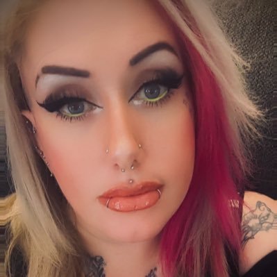 FINDOM GODDESS 👑 | £10 Tribute to Speak | 📍UK | #FinDom | #Goddess | #HumanATM | #PayPig | #ToyTester | Mistress to Sissy @Mazisub666 and Loser @Tizmania3