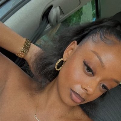 Sharnaa_'s profile picture. 