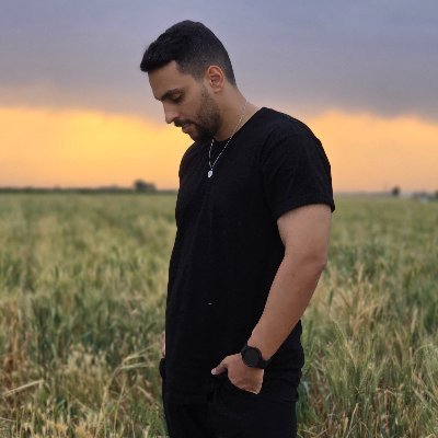 MehrabPirooz's profile picture. 