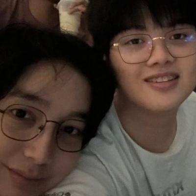 ⓘ this user is obsessed with veewise, nnutdan and lykn ⭐