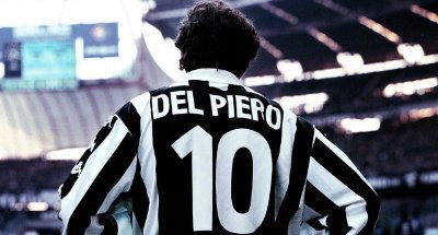 DelPierooss's profile picture. UCL addict, nostalgic of the good old Serie A, follower of the Euroleague, Greek ☘️