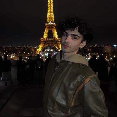 Si eres una empresa que me quiere contratar evita mi twitter :)
|
El twink con escoliosis favorito de tu twink con escoliosis favorito