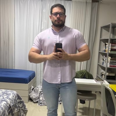 Matemático🧮, Mestrando em computação👨💻, Presbiteriano🥬 e powerlifter nas horas vagas.