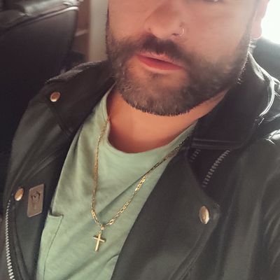 Dios.
No sigo ningún ismo político.
Defensor animal.
La música es mi pasión.
Tweets mal escritos.
Geek y diseño.
Buscando color!
Derrotando goliats!