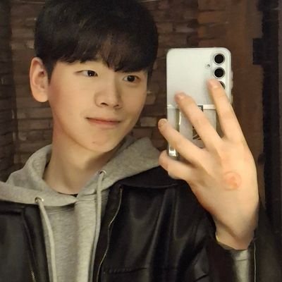 https://t.co/XoLtVbvxTD
ISFP, but (알콜성 ENFP)
주 출몰지역: 마굿간, 도파민, 천호로데오거리