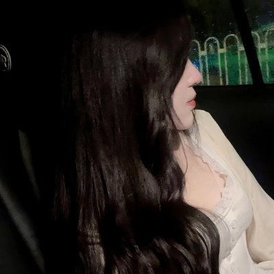 😑
“I’m not a one-in-a-million kind of girl; I’m a once-in-a-lifetime kind of woman”
“Queen of my own world, I don’t need a king”
“Strong, smart, and unapologet