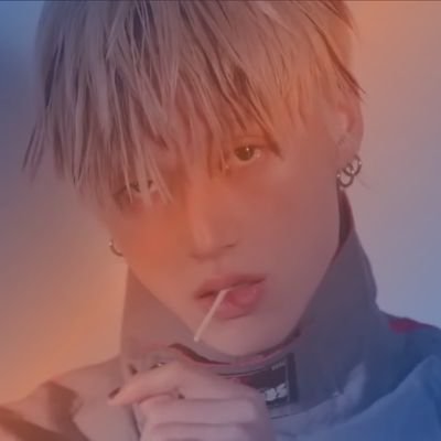 Every night I'll be your sign

90s baby - she/her
☔
