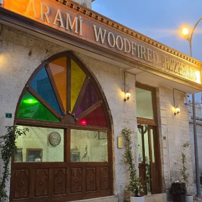 150 Yıllık Taş Fırında Gerçek İtalyan Lezzeti Şanlıurfa'da!
Arami Pizza, İtalyan mutfağının ruhunu Şanlıurfa’nın kalbine getiriyor!