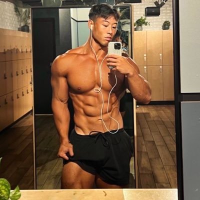 Former private chef to NBA + UFC athletes. Body transformation coach. Get jacked while eating delicious food.. and without cardio. ↙️ Apply for 1-on-1 coaching