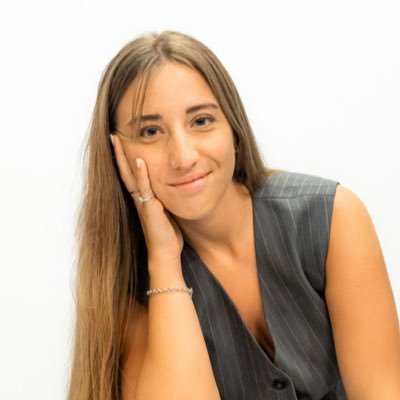 Licenciada en Comunicación 🇺🇾 | Máster en producción periodística y audiovisual @mpxa con experiencia en @lavozdegalicia 🇪🇸 | hoy en @elpaisuy y @awenotv