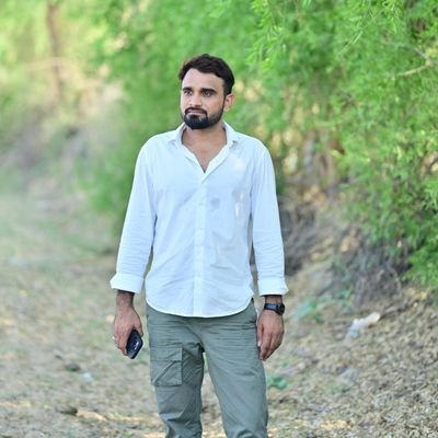 dineshv55116498's profile picture. “किसी को उजाड़ कर बसे, तो क्या बसे, 
किसी को रुला कर हंसे, तो क्या हंसे”