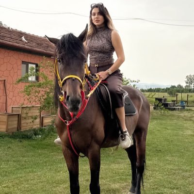 KbraKubat's profile picture. Evet her şey keyfime bağlı başka sorun var mı ?
