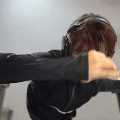 heavydirtykat's profile picture. bit too old to run away