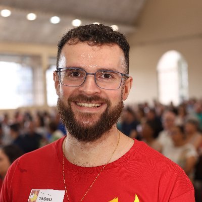 - Bacharel em Ciência da Computação - Udesc
- Especialista em Tecnologias Web - PucPr
- Católico
- Software Engineer
- Catholic
