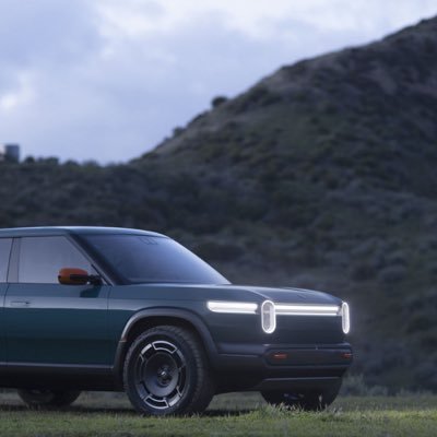 CasteloJavi's profile picture. Very long-term investor. 

BABA - RIVN - AMD - HIMS - GOOGL - PLTR - HFG - META