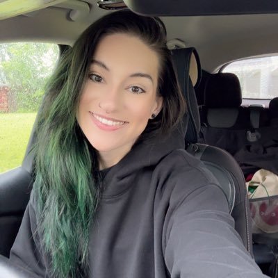 Ashlynn0915's profile picture. Not for the faint of heart.🖤 🌶️💦