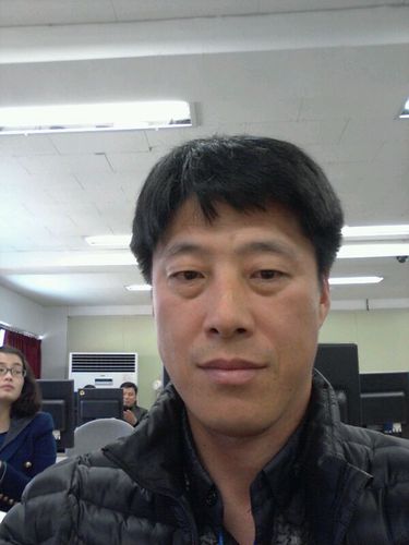 한입으로 두말하는 사람을 정말 싫어하는 사람입니다.
소나무, 난향기를 좋아합니다.