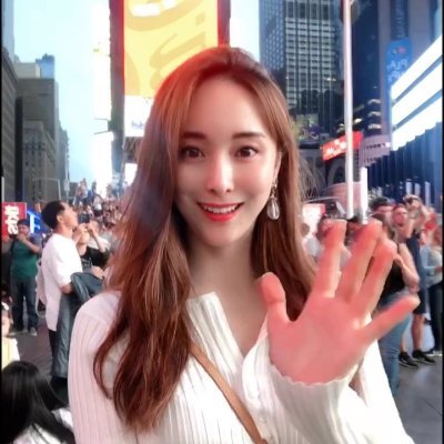ber23134's profile picture. Beauty is happiness happiness is flowers and leaves