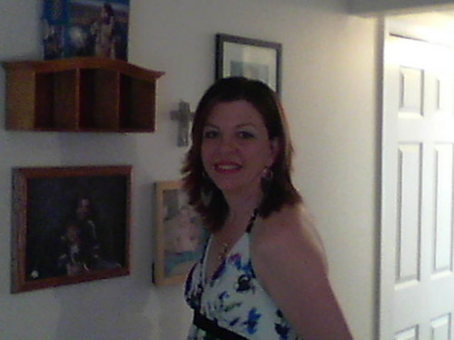 Kitkat28us's profile picture. I am a single parent who loves art, sports, family and friend gatherings.  I spend my days helping out at my daughters school and I enjoy helping them.